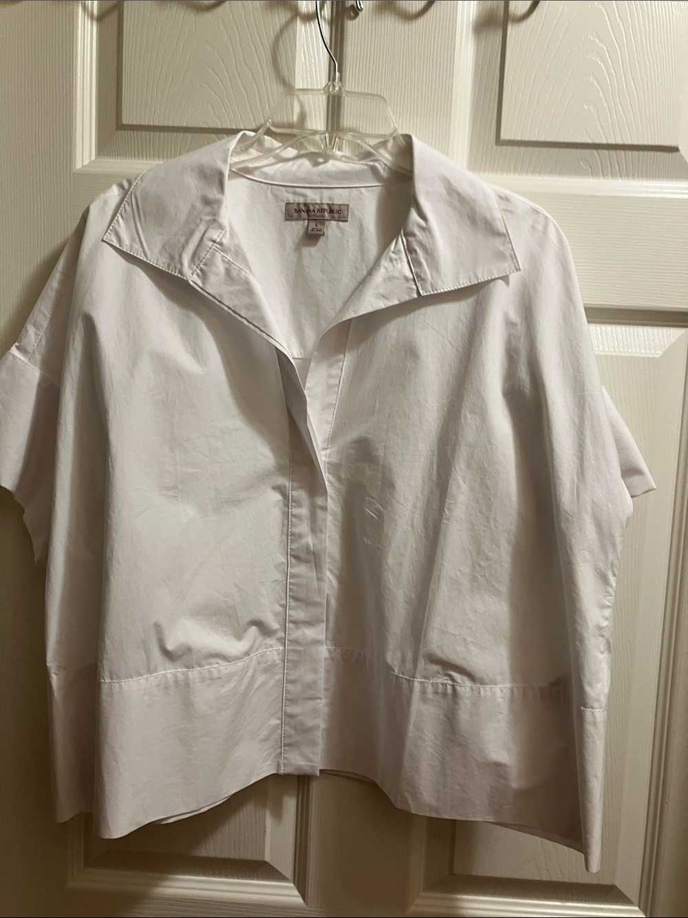 Women’s crop Banana Republic L White Short-Sleeve Button Shirt